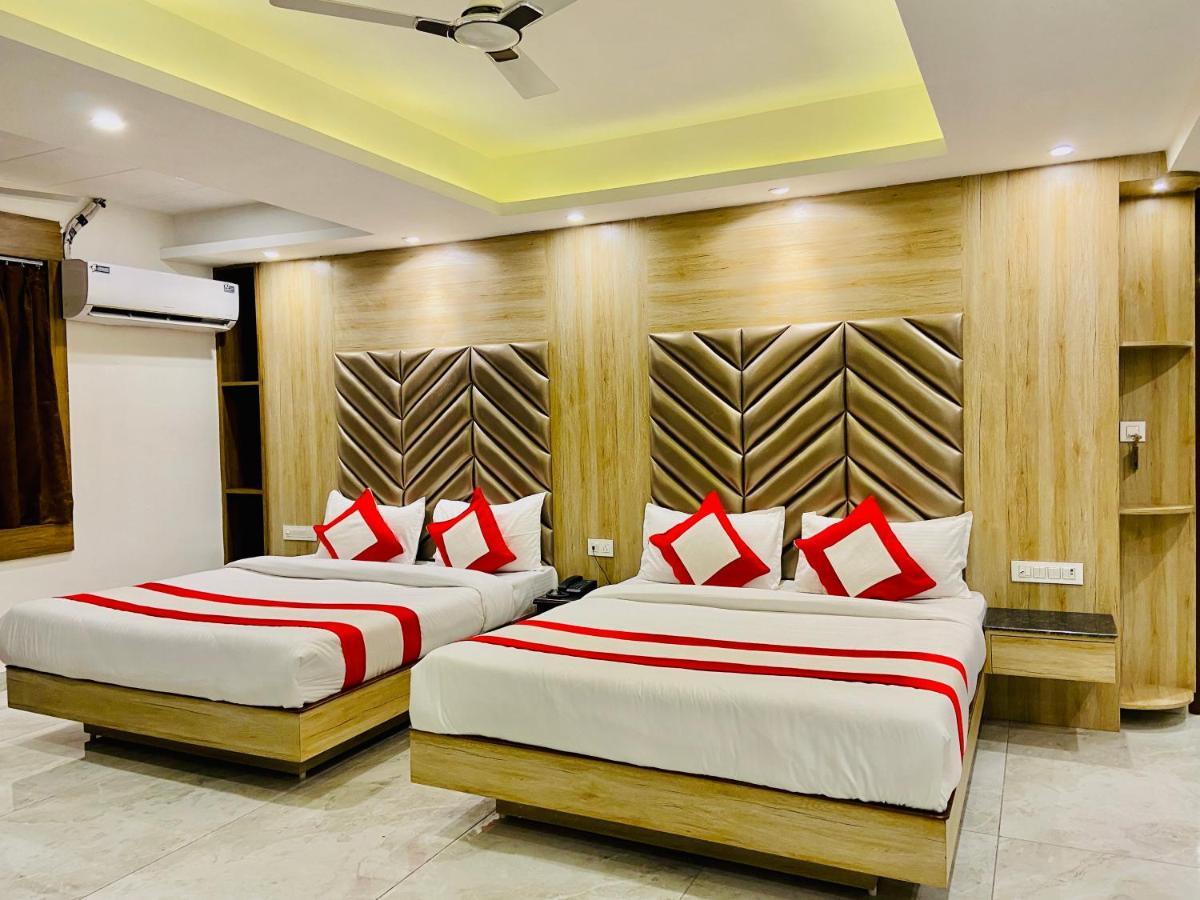 The Eleganza Hotel Jhajra ภายนอก รูปภาพ