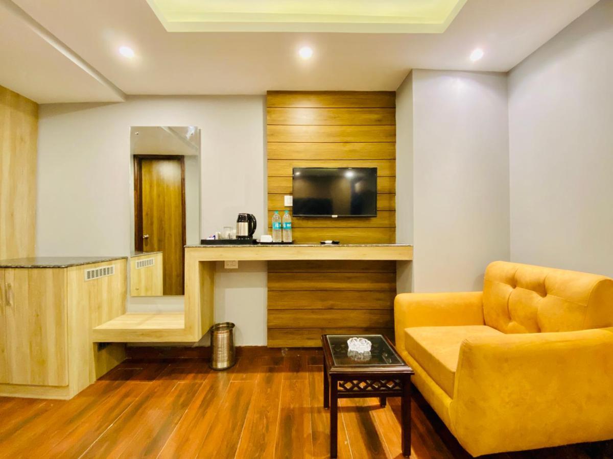 The Eleganza Hotel Jhajra ภายนอก รูปภาพ