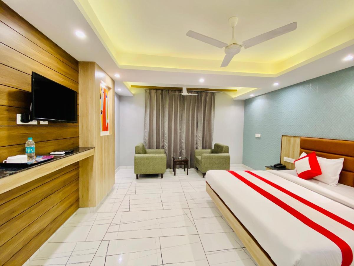 The Eleganza Hotel Jhajra ภายนอก รูปภาพ