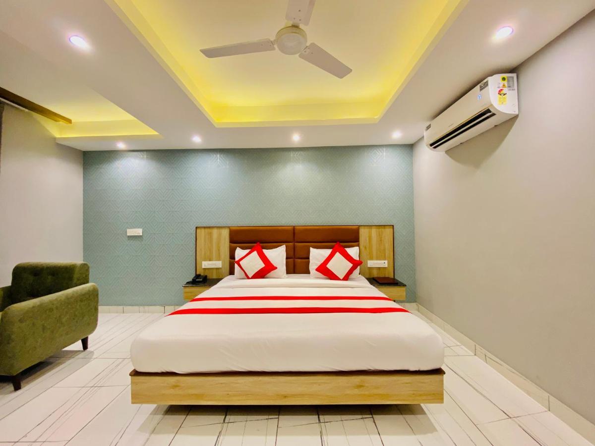 The Eleganza Hotel Jhajra ภายนอก รูปภาพ