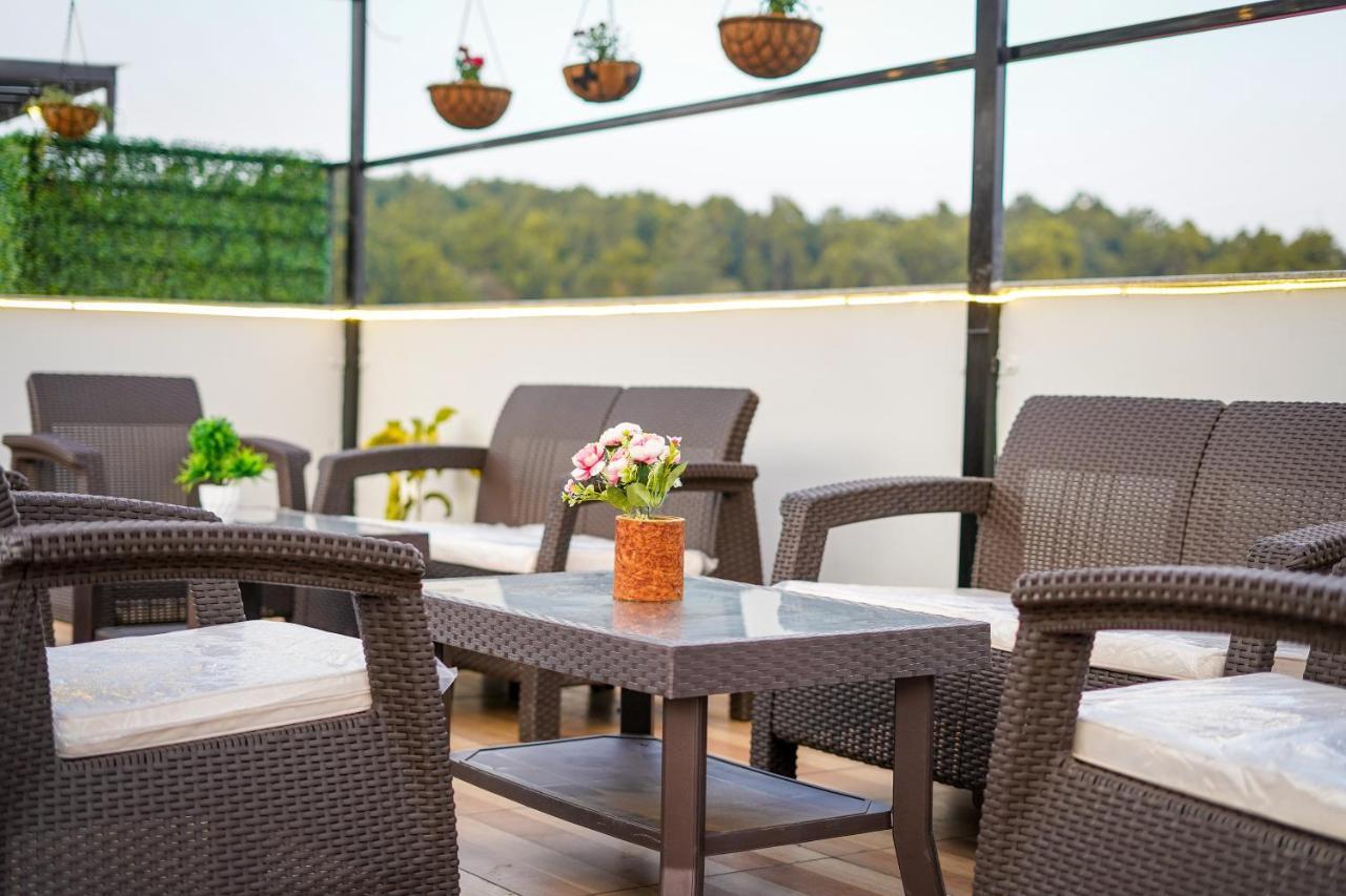 The Eleganza Hotel Jhajra ภายนอก รูปภาพ