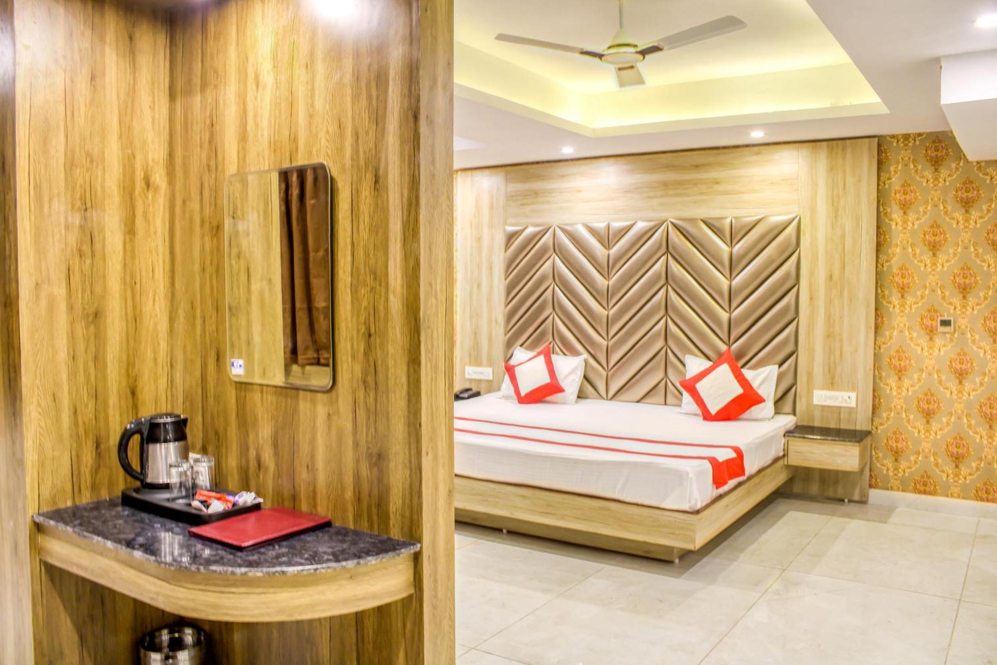 The Eleganza Hotel Jhajra ภายนอก รูปภาพ
